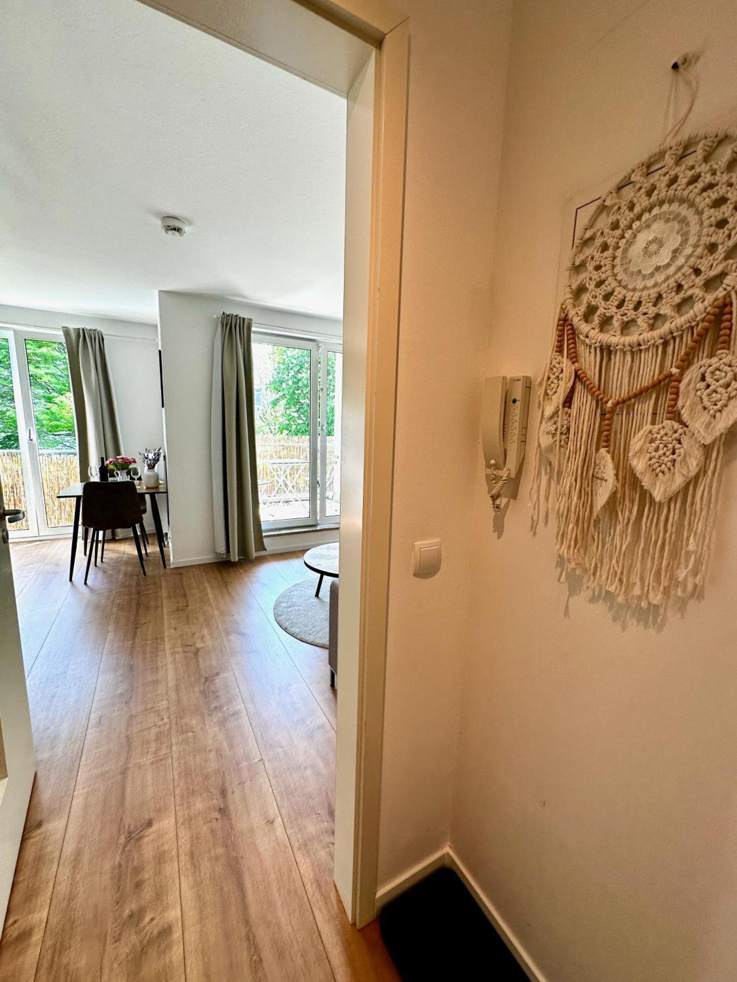 Gemuetliches 1R Apartment Mit Balkon, Parking, Tv Streaming Magdeburg Exterior foto